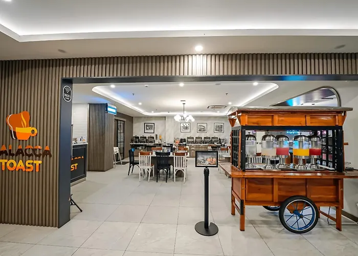 Front One Boutique Hotel Taman Anggrek Jakarta